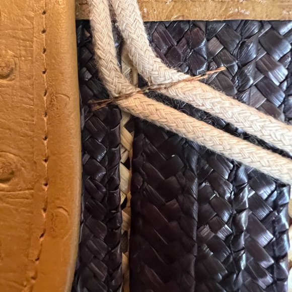 🎉New Vintage... Handmade Woven Bag 💋 - Picture 8 of 11